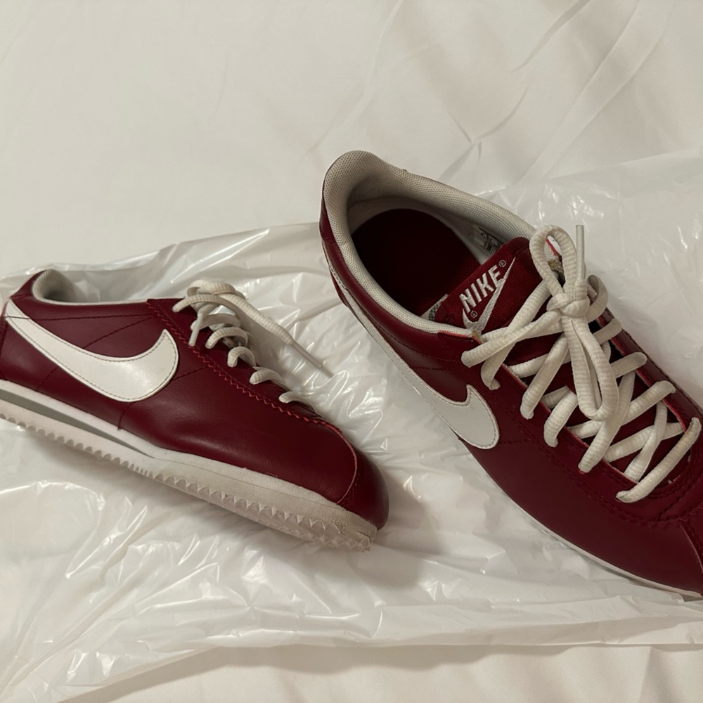 Nike boys shoes 5.5 used condition